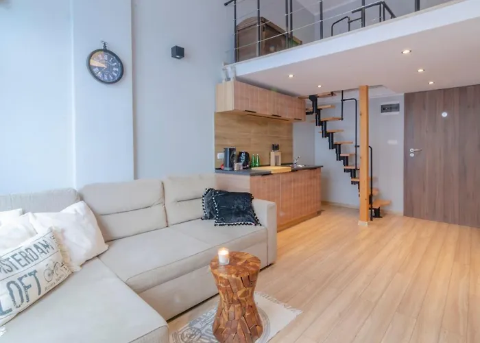 Holiday Home Loft Z Antresola I Balkonem Przy Plazy